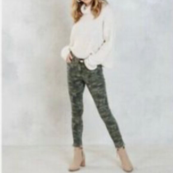 Universal Thread Jeans Camo High-Rise Straight Womens Size 10/30 - Picture 15 of 15